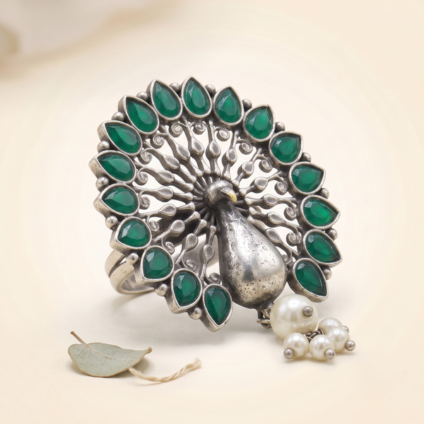 Vintage Peacock Motif Oxidised Silver-Tone Adjustable Finger Ring with Emerald Green Stones & Pearl Accent